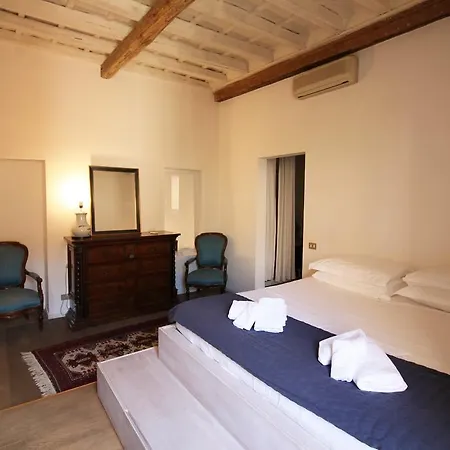 Trevi Fountain 2br *